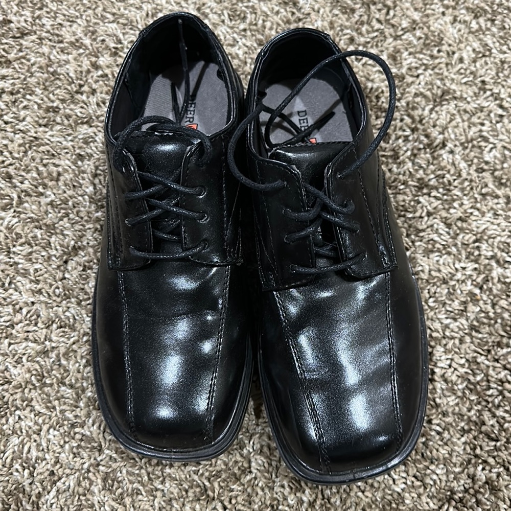 Boys Deer Stag dress shoes worn once Sz 4